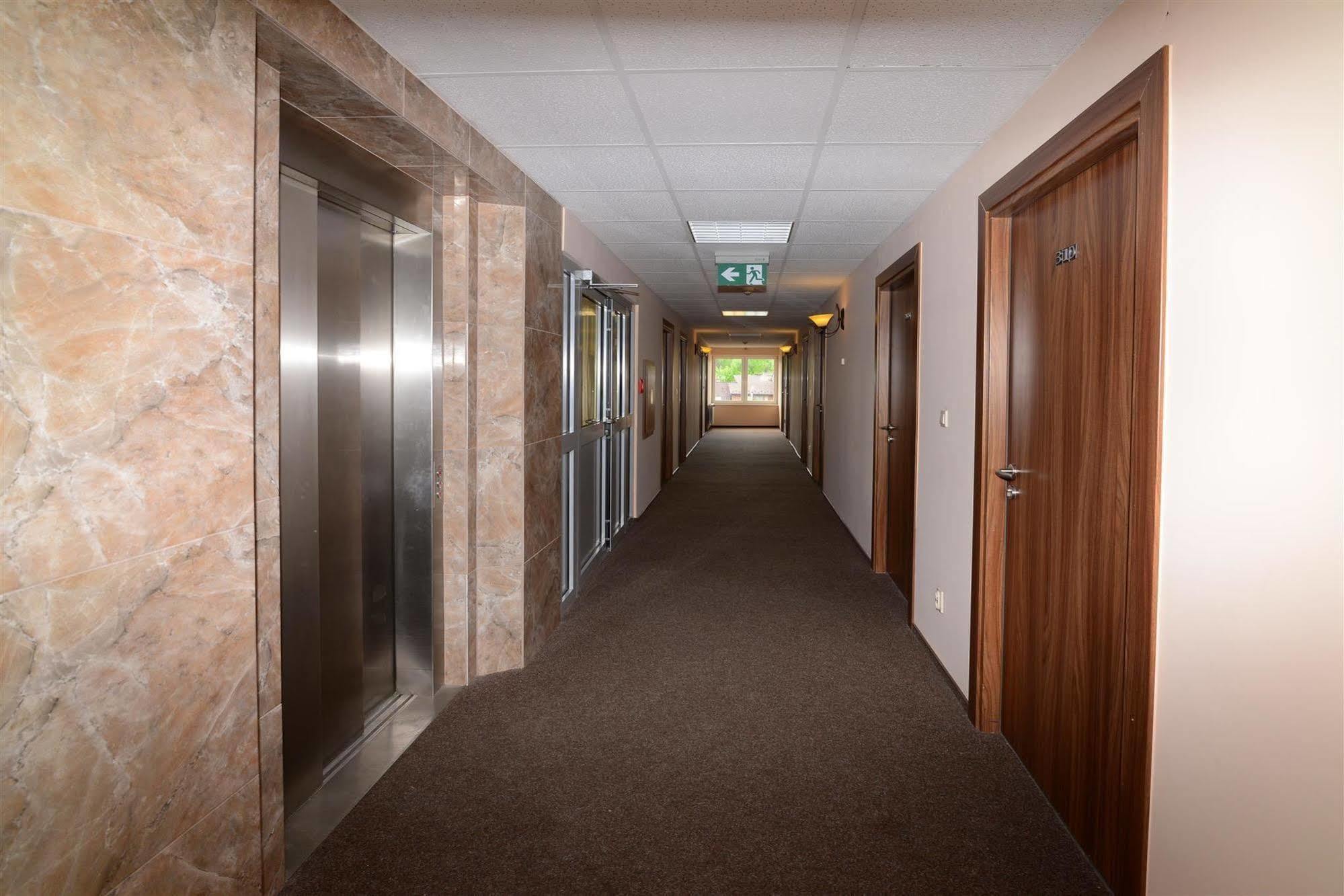Aparthotel Osrodek Scsk Optima Krakau Exterior foto